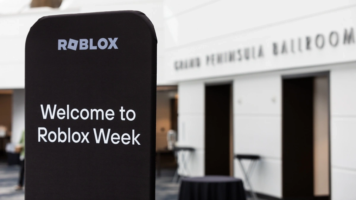 Sign that says "Welcome to Roblox Week"